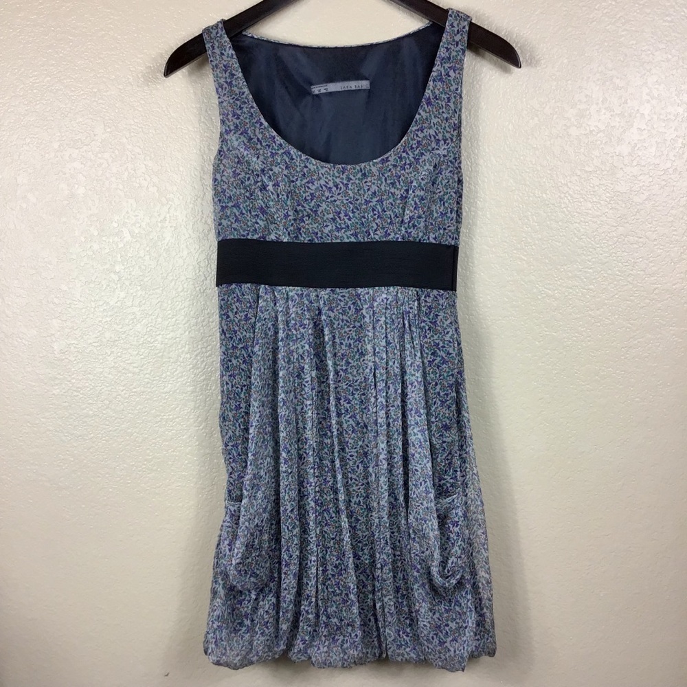 Zara ~ Sleeveless Flowy Blouse